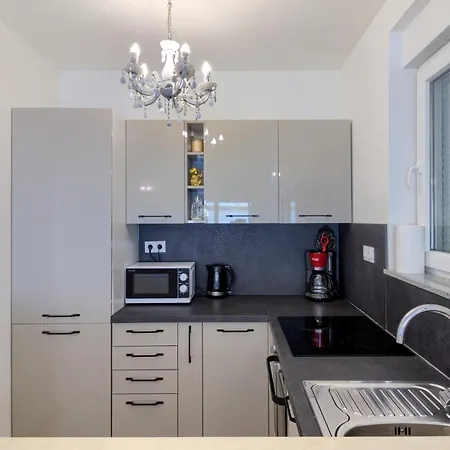 Hana Ferienhaus Medulin